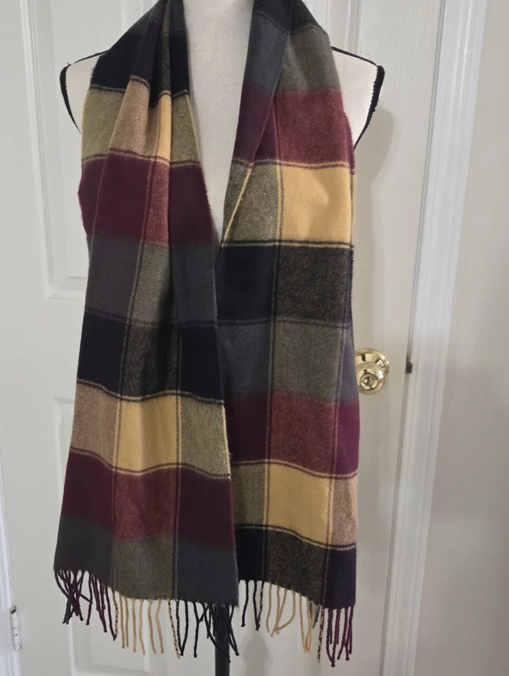 100% cashmere scarf hand taylored in germany window pain plaid tan wine black